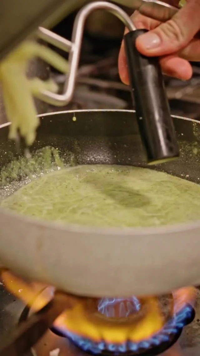 Fuego, precisión y el punto exacto.

Así se cocina el placer en pulcinella